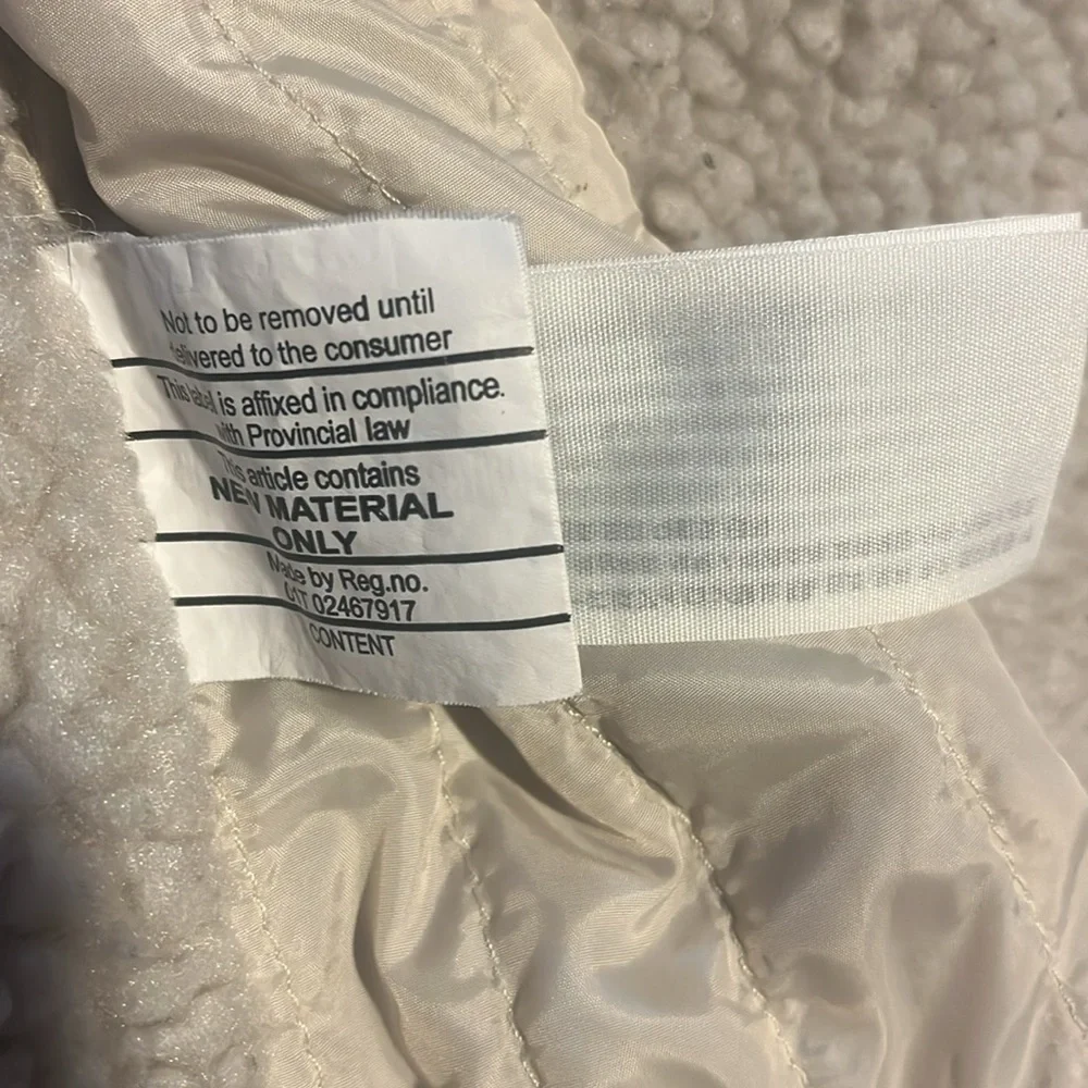 Men’s size M Abercrombie Sherpa
Lined coat - Picture 4 of 5